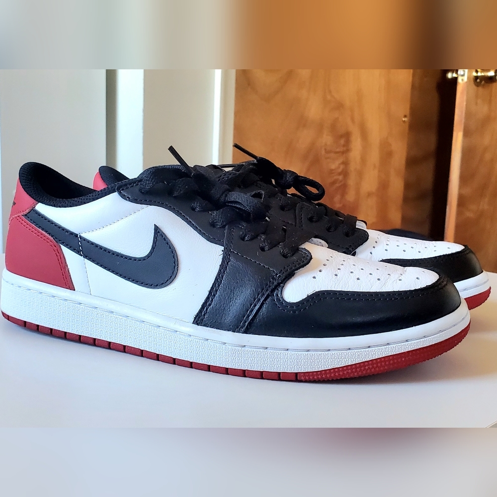 Air Jordan 1 Low OG Black Toe - Men's 9